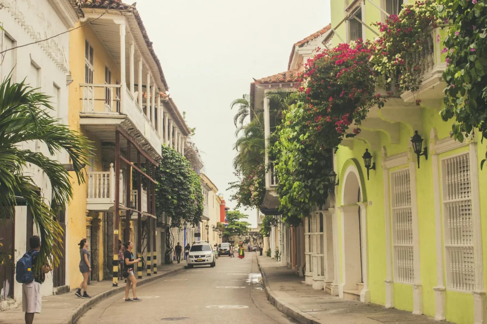 Shared living or working space in Laureles or El Poblado with neighbourhood details visible