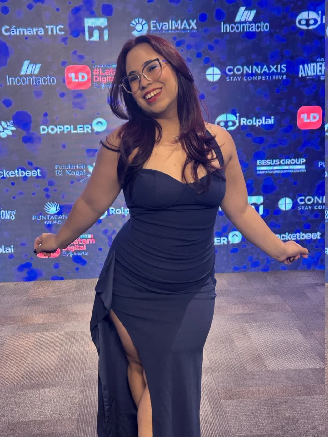 Daniela Morán pose lors des Prix LatamDigital 2026