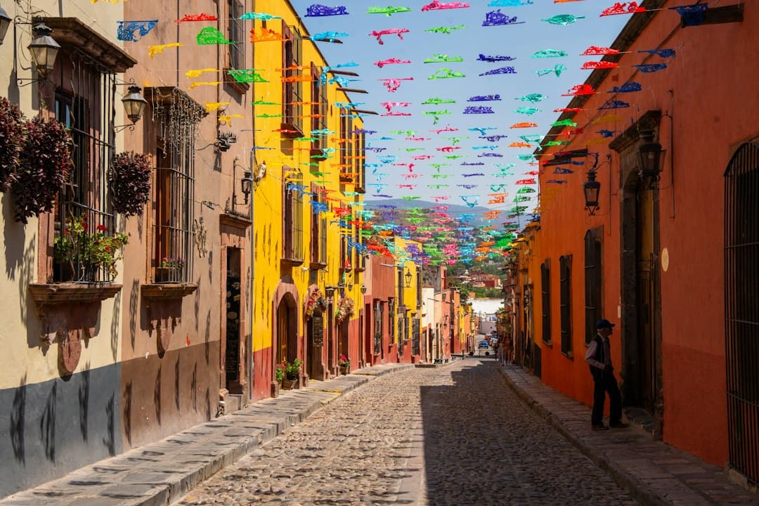 Settling in Mexico: Status, Residency, and Points to Watch